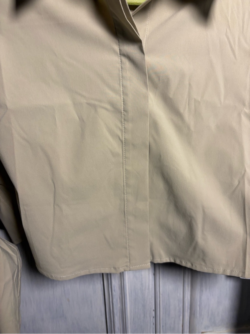 Athleta Midday Ultra Cropped Khaki Button Down Preppy Academia Everyday Boxy - Picture 6 of 9